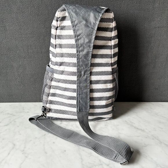 Thirty-One Sling Backpack Gray White Chevron Stripe Crossbody Bag Pink Accents - Picture 4 of 7